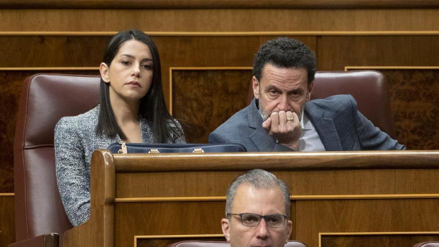 Ciudadanos evita la ruptura y aplaza la batalla del liderazgo a enero