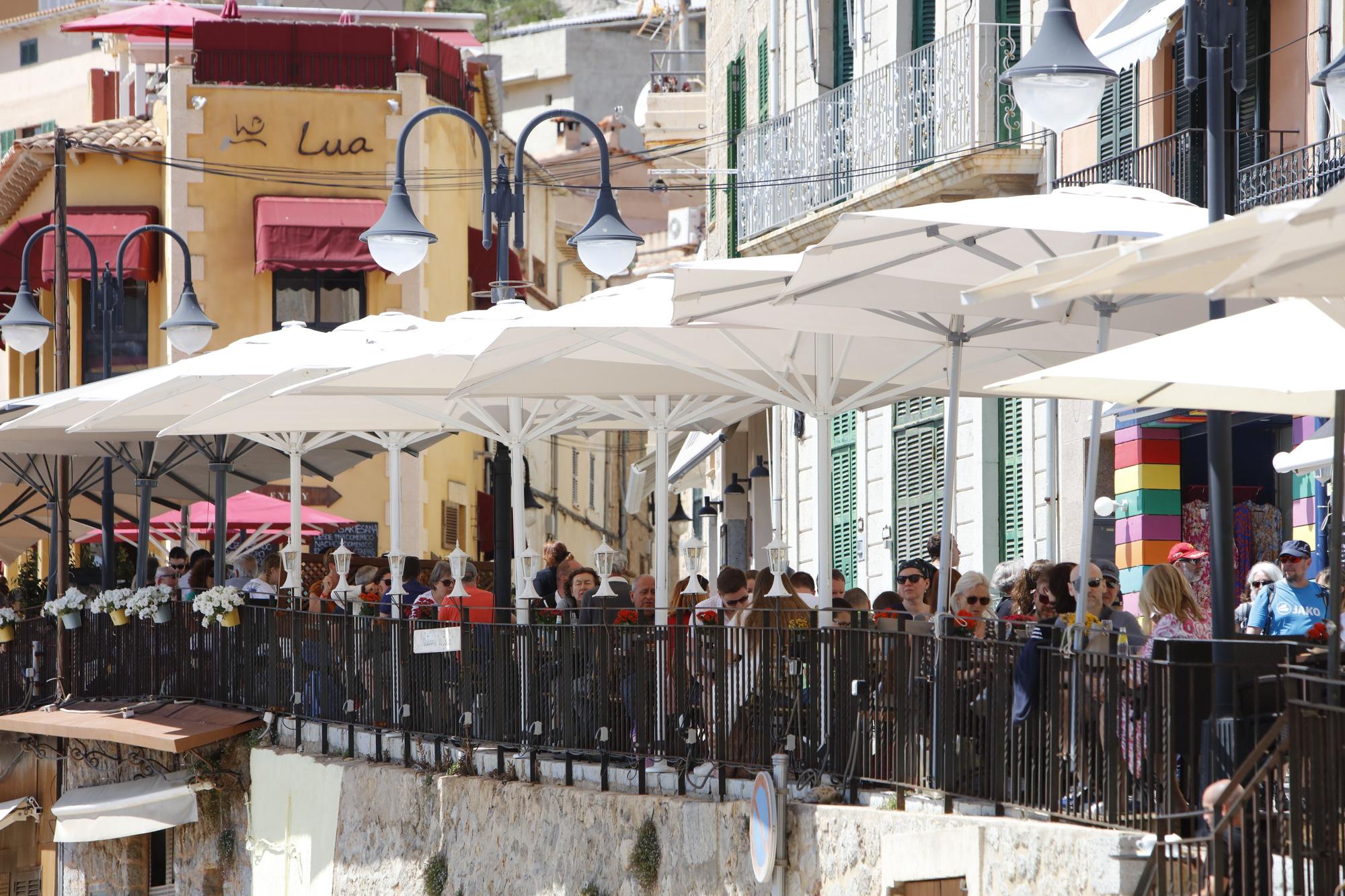 Sonne, Tram, Eis essen: So genießen die Mallorca-Urlauber die Stimmung in Port de Sóller