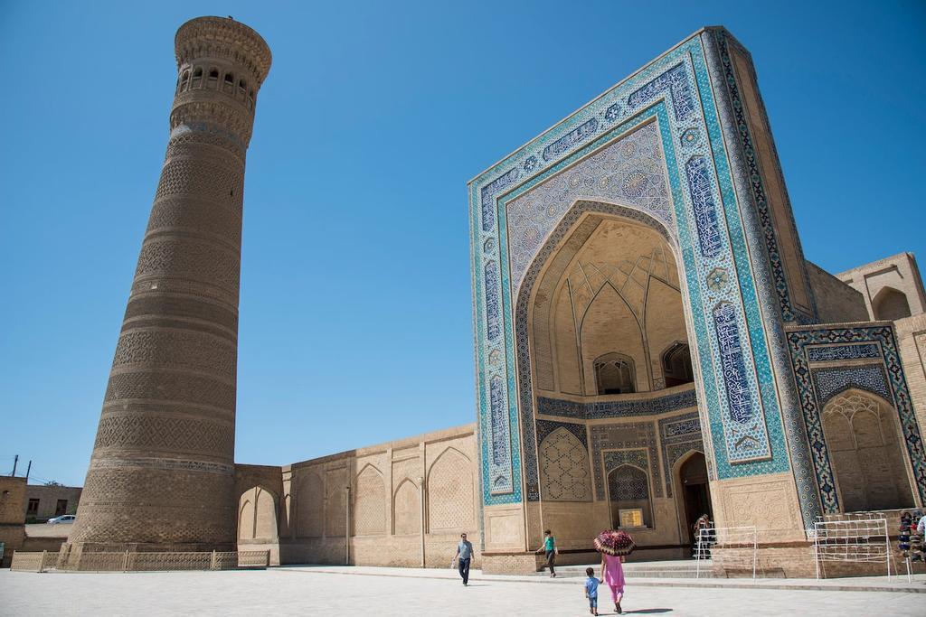 Minarete y mezquita de Kalon, en Bujará.
