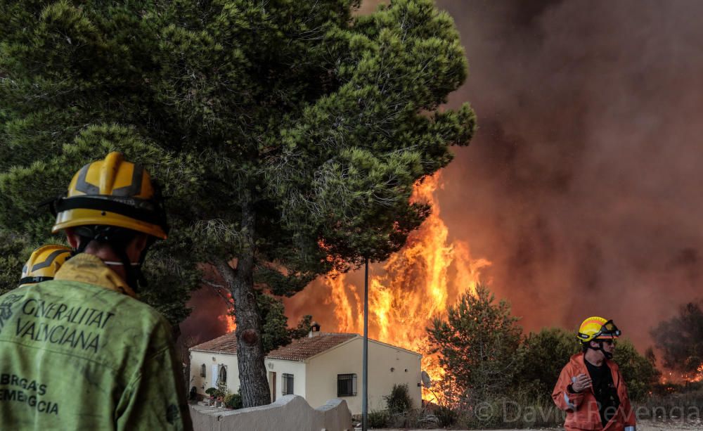 Las llamas calcinan este paraje de gran belleza