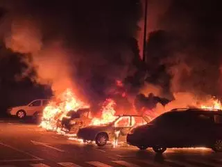 La Corredoria exige la implantación inmediata de la Policía de Barrio tras la quema de siete coches: “Esto no puede volver a pasar”