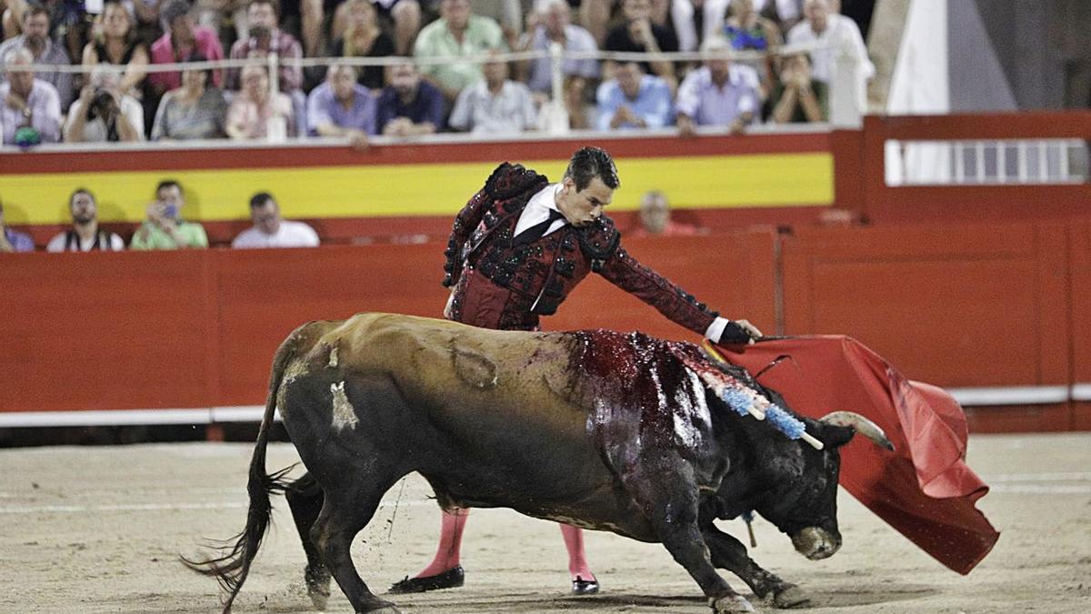 Imagen de archivo de una de las últimas corridas de toros en el Coliseo Balear.