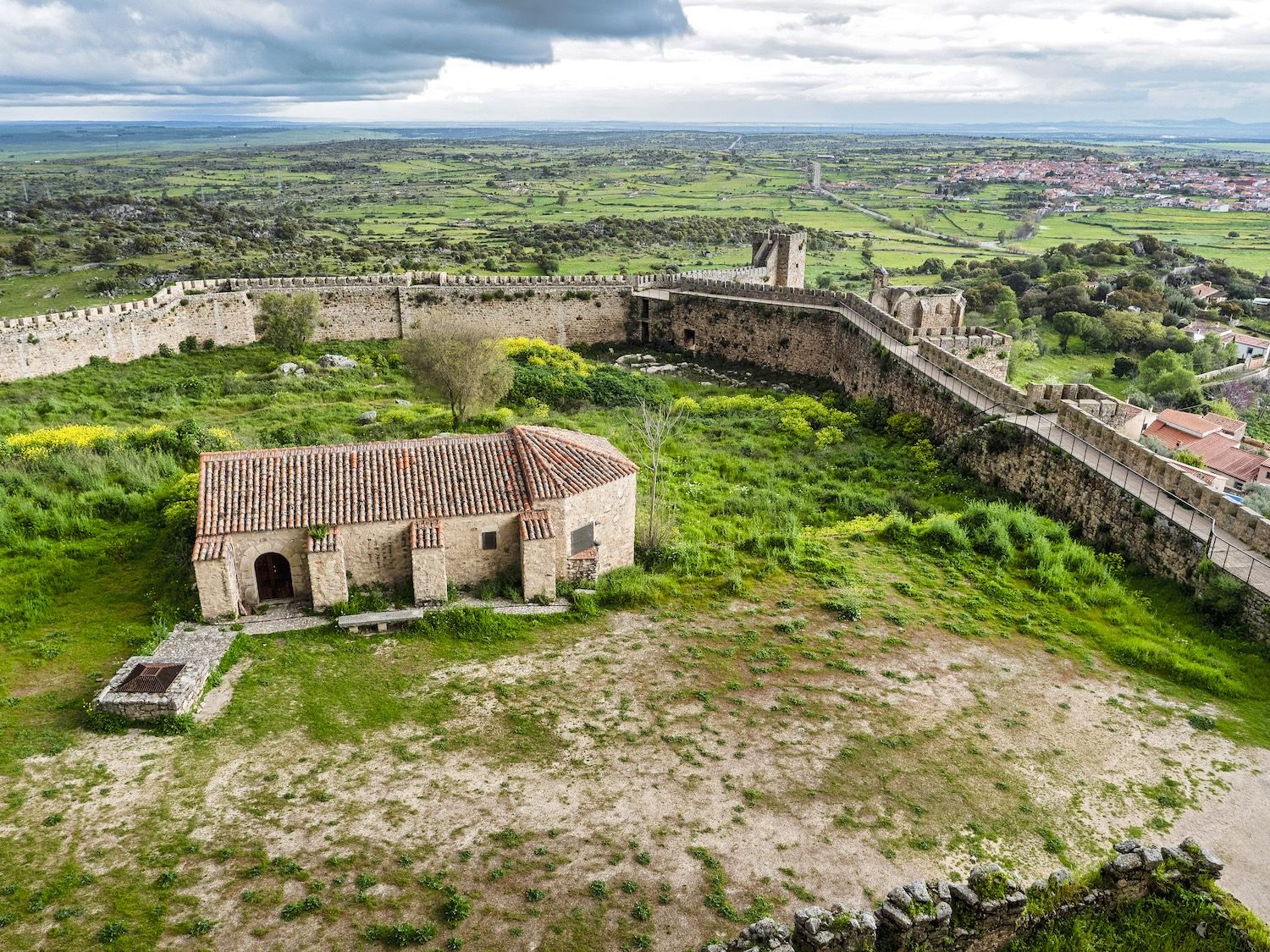 Ermita de San Pablo en la plaza del Castillo.