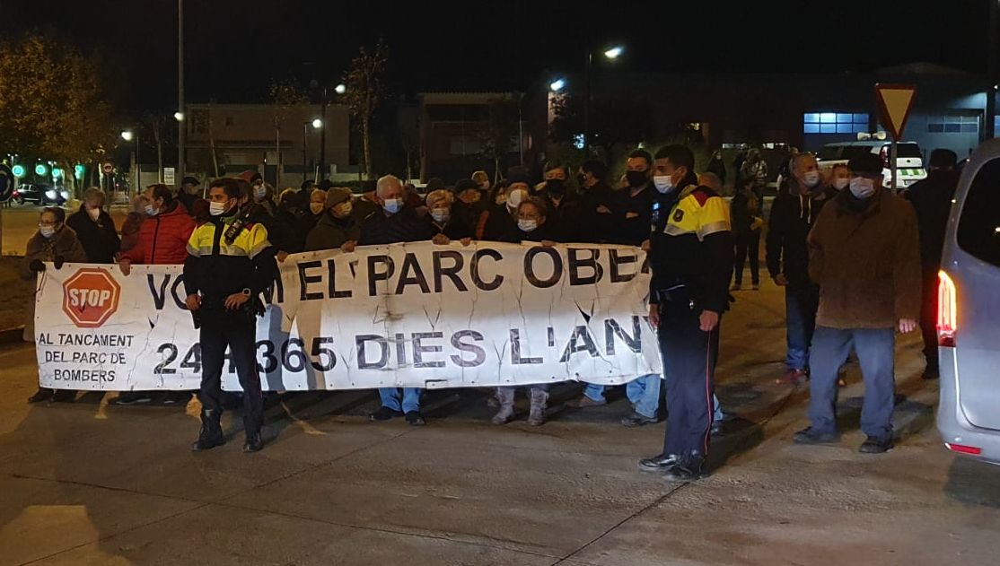 Protesta pel canvi al Parc de Bombers