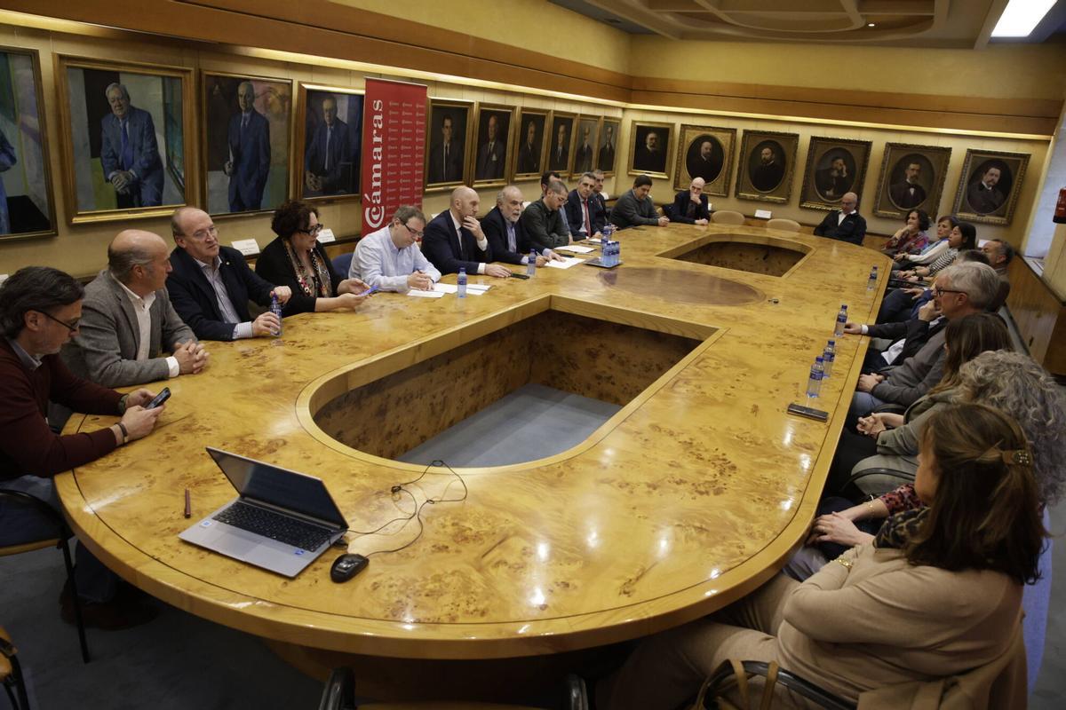 El Foro Cámara analiza los desafíos del conocimiento en la sociedad de la información.