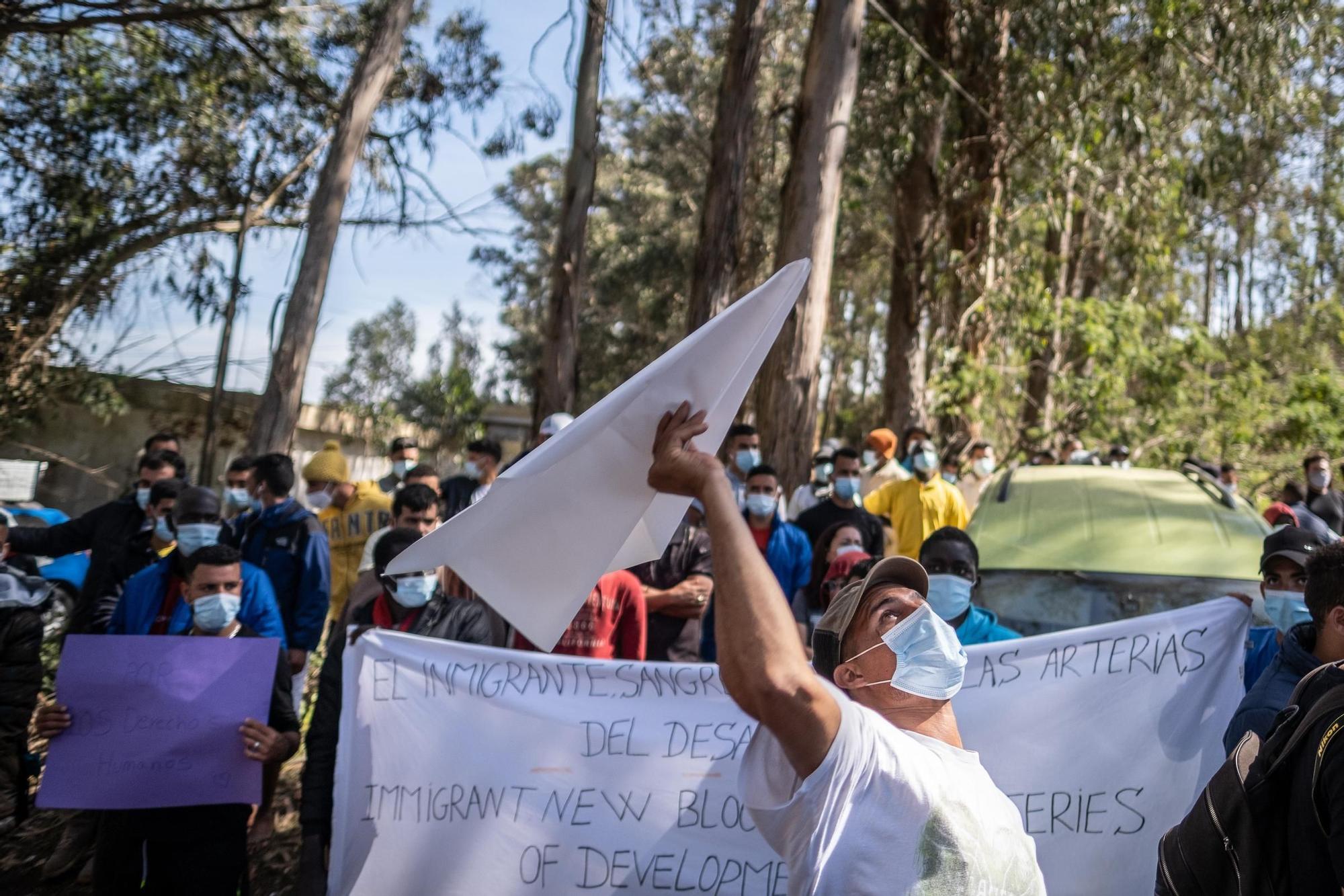 Protestas de migrantes en Las Raíces
