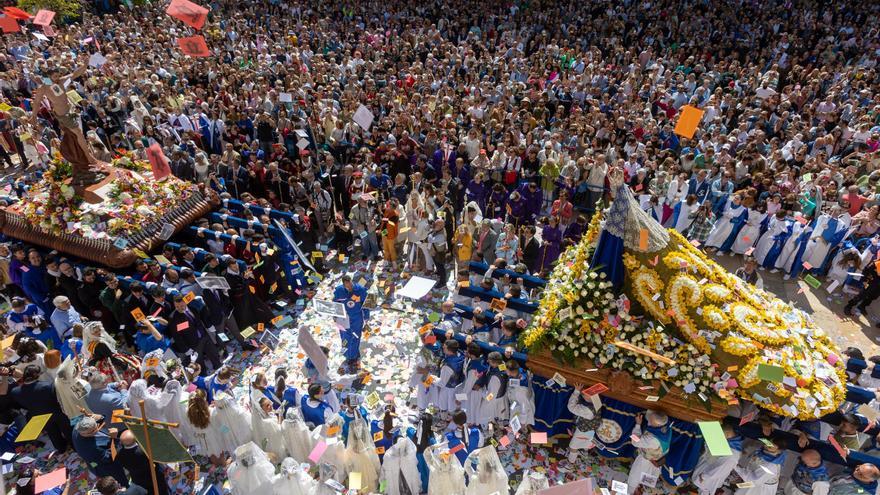 Alicante espera la procesión de la Alegría en el final de Semana Santa