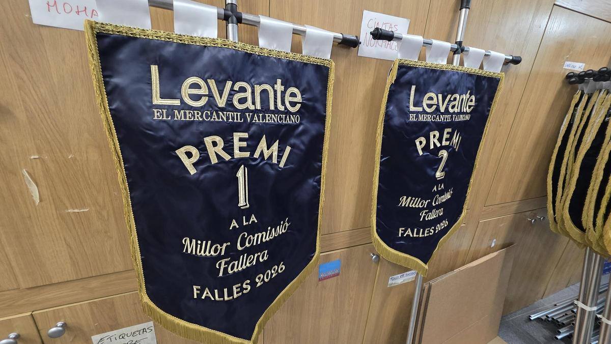 Los estandartes esperan dueño