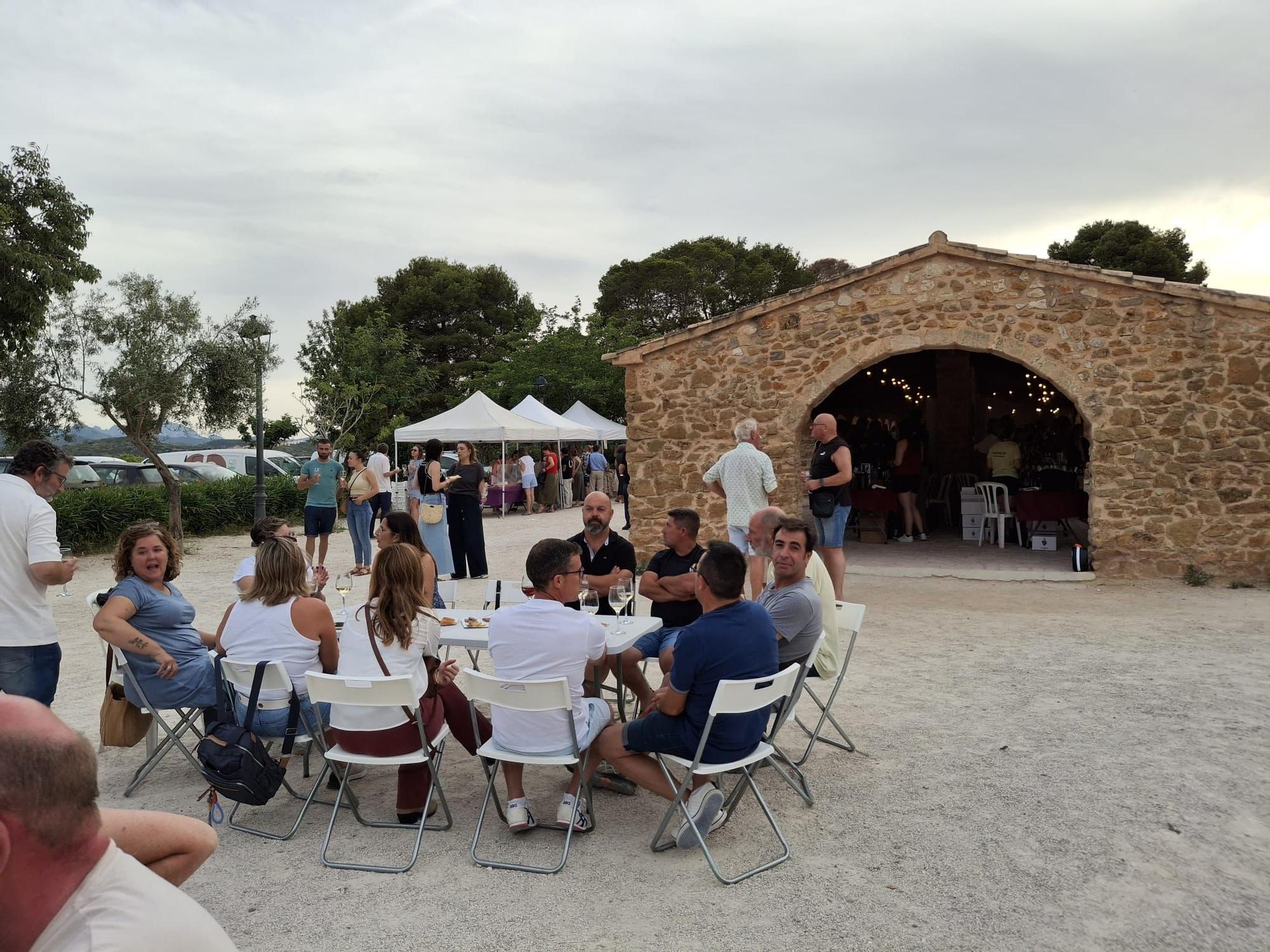 Singulares, de "poble" e insulares: la gran fiesta del vino en el riurau de Jesús Pobre (imágenes)