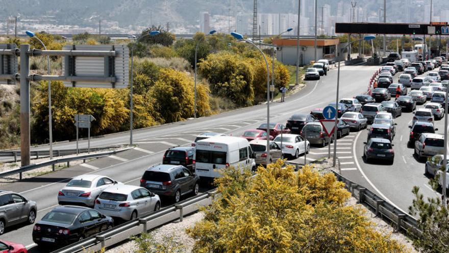 Uno de los accesos a la AP-7 desde la ciudad de Benidorm.