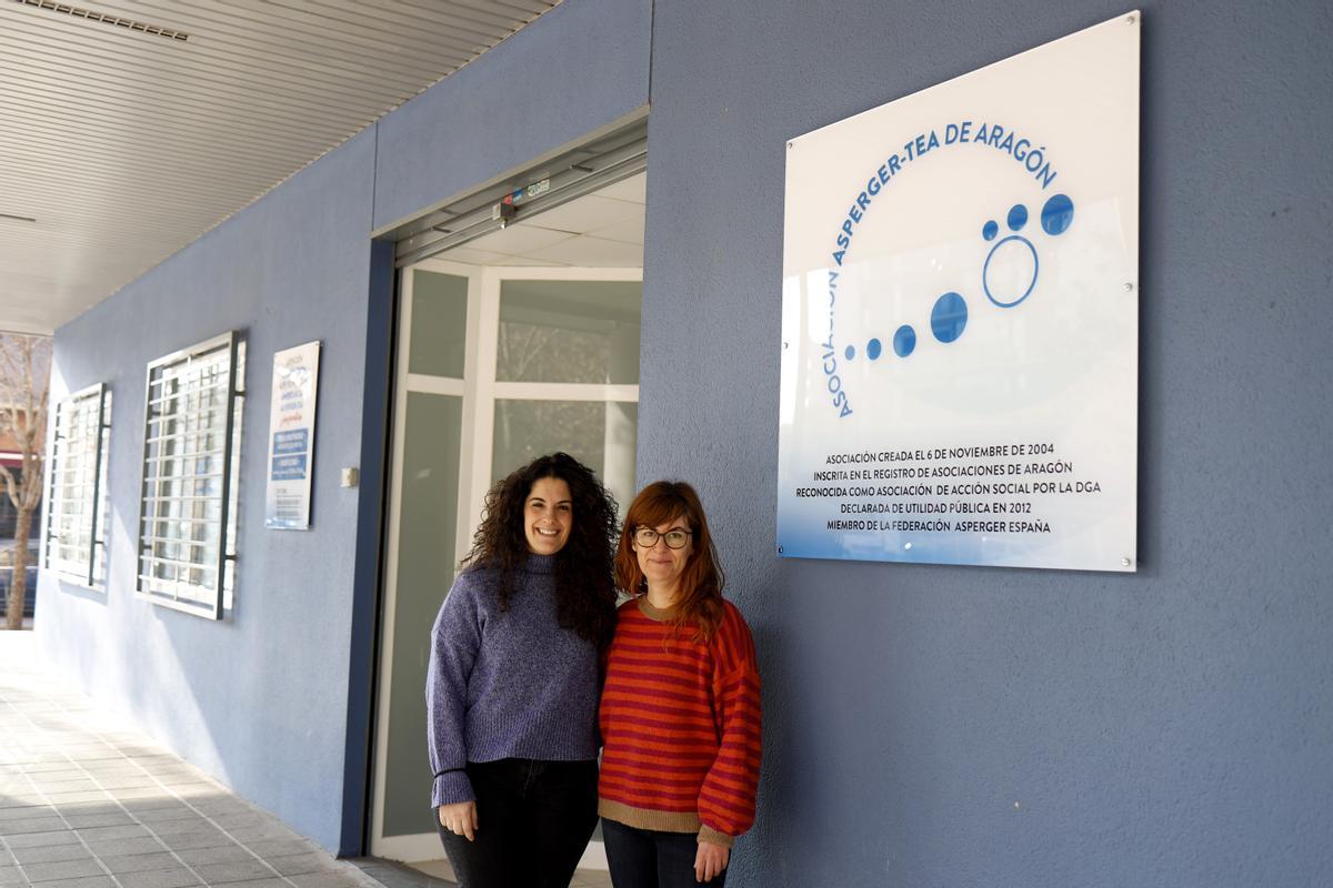 Sanagustín y Falchi, en la puerta de la nueva sede.