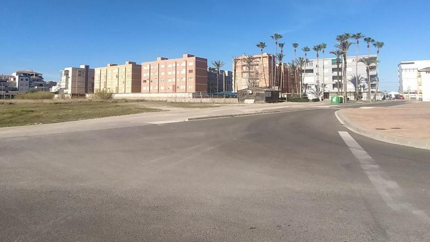 La zona de la playa de Tavernes donde tienen que desarrollarse los trabajos. | T. Á. C.