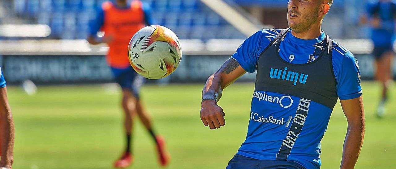 Elady Zorrilla, en un entrenamiento desarrollado en el Heliodoro Rodríguez López.