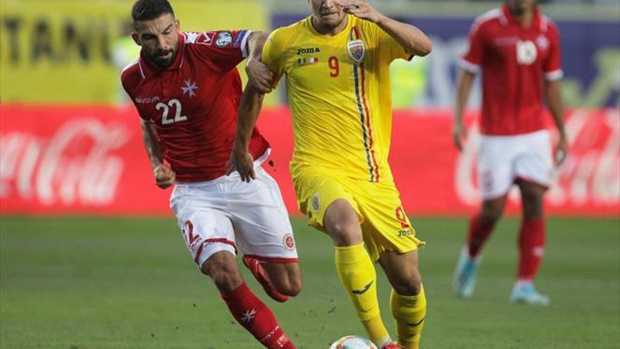 Pobre triunfo de Rumanía ante Malta con gol de Puscas