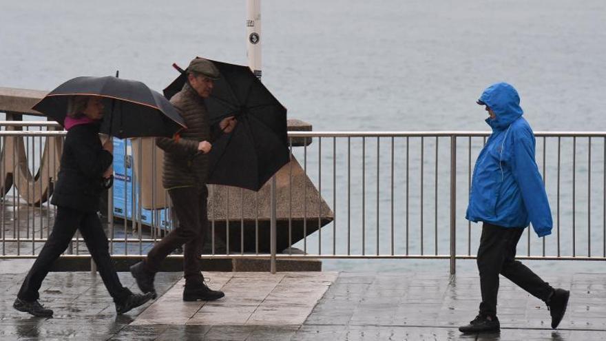 Galicia alcanzó mínimas de 3,5 grados bajo cero y la cota de nieve cae a 500 metros