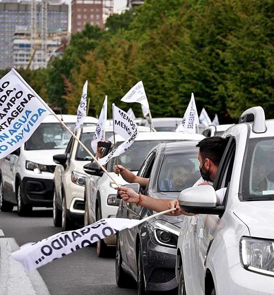 Tras dos horas de negociación se autorizó la marcha. | JOSÉ LUIS ROCA