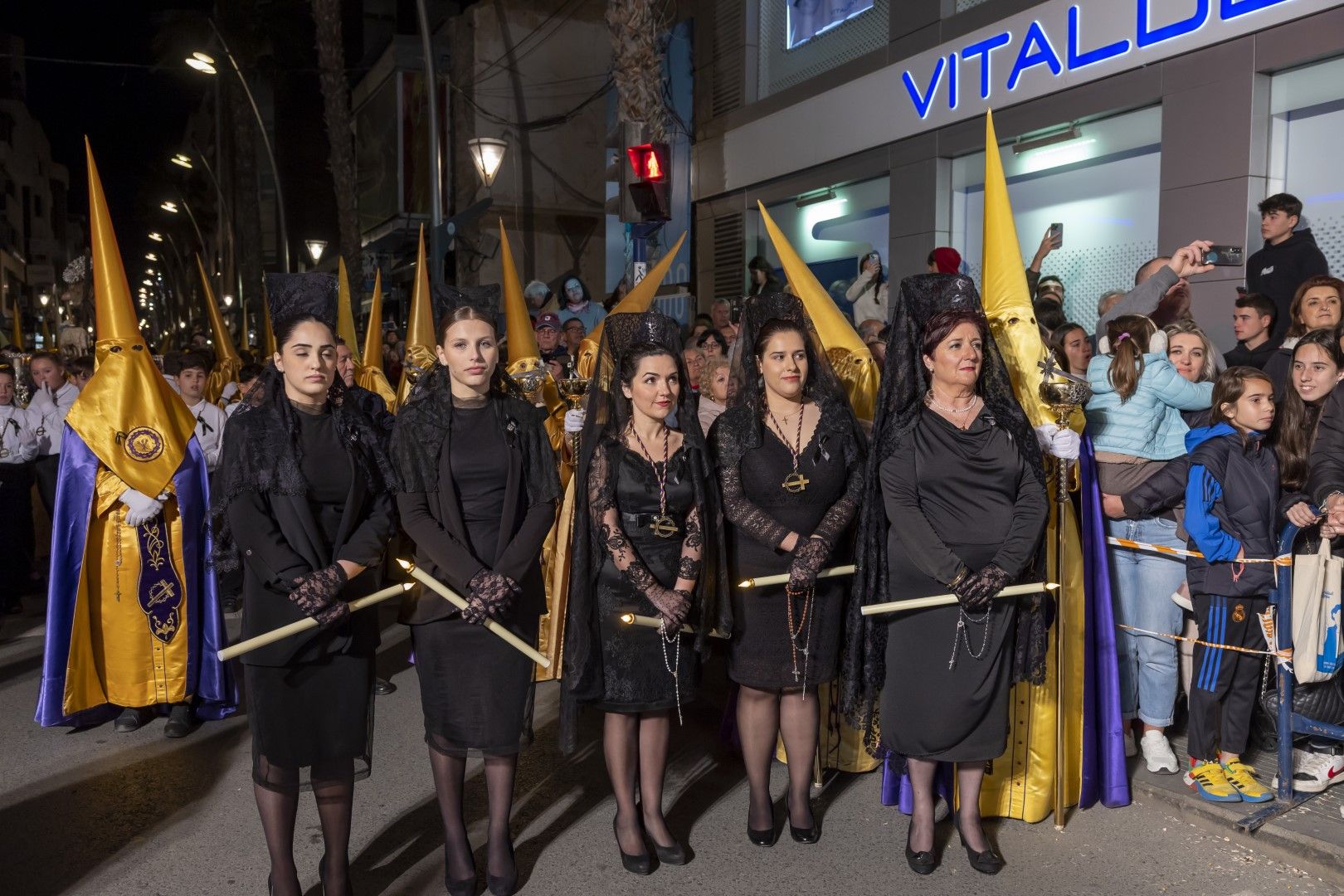 Encuentro de la Vía Dolorosa en Torrevieja del Miércoles Santo con la presencia del obispo José Ignacio Munilla