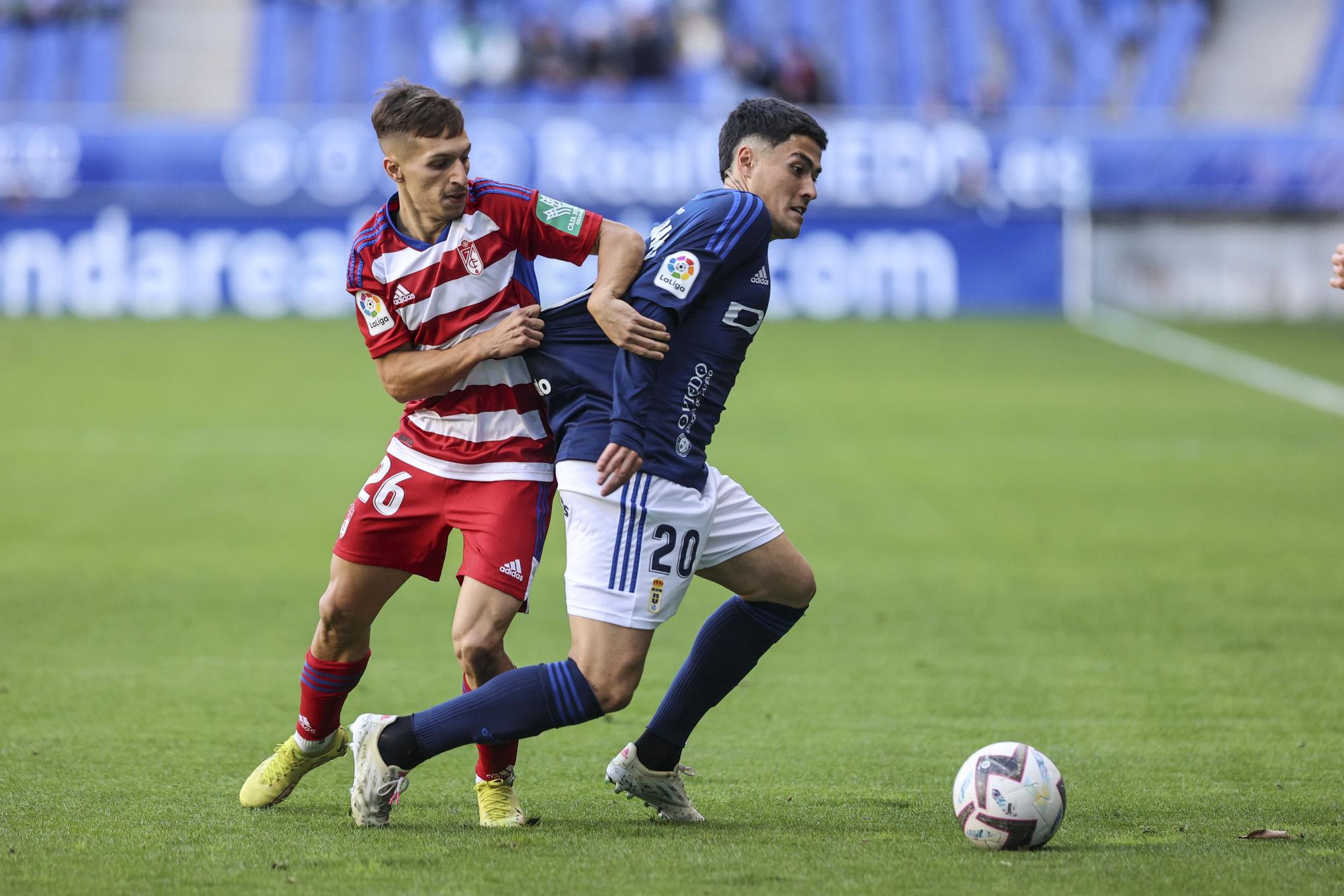 En imágenes: así fue el encuentro entre Real Oviedo y Granada en el Tartiere