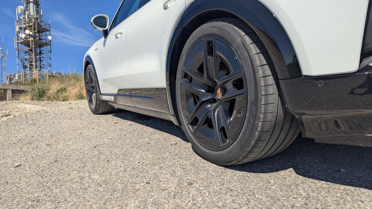 Porsche Cayenne Electric