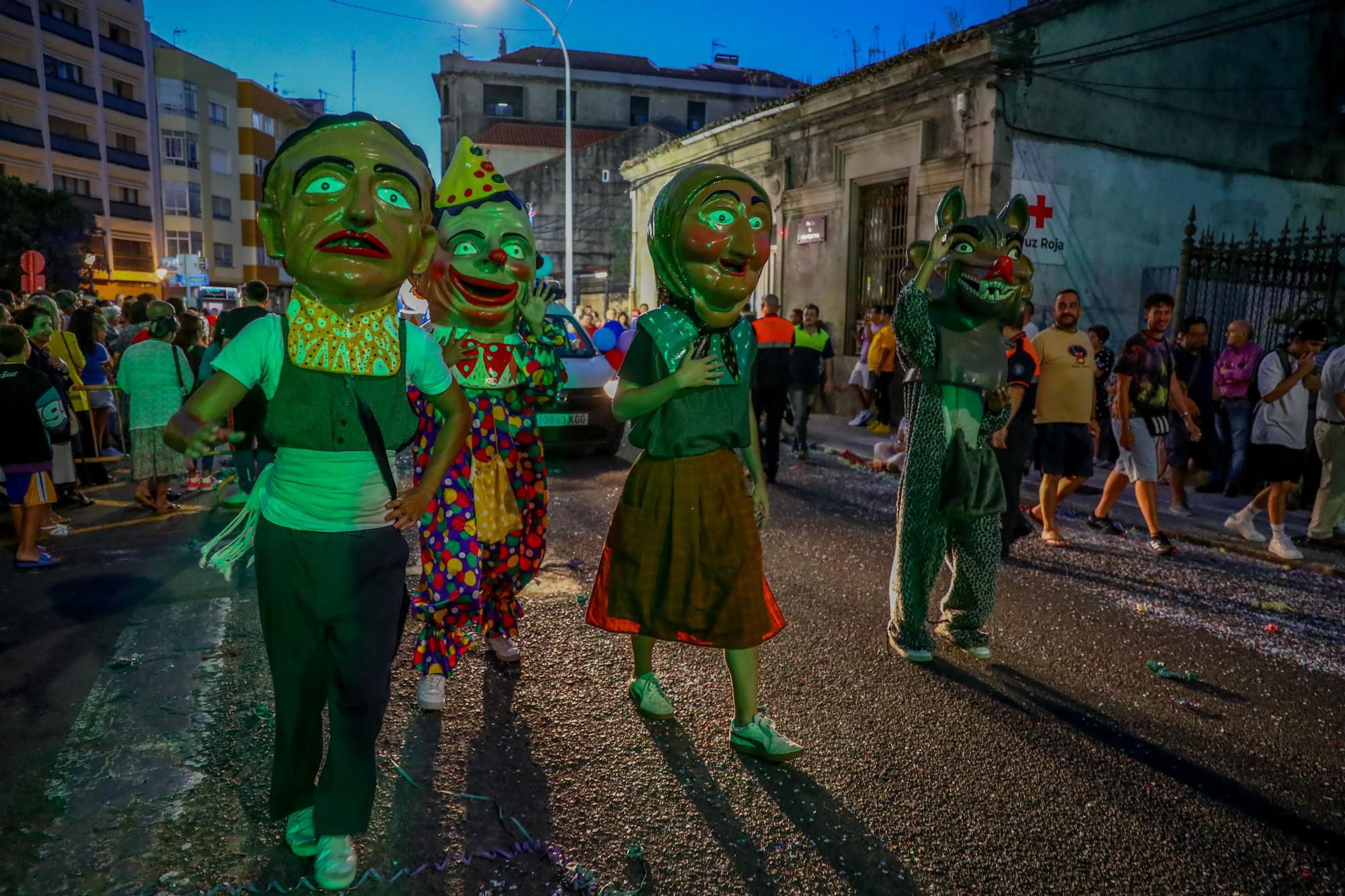Así transcurrió el desfile de carrozas que sirvió de colofón a la fiesta de San Roque 2023, en Vilagarcía.