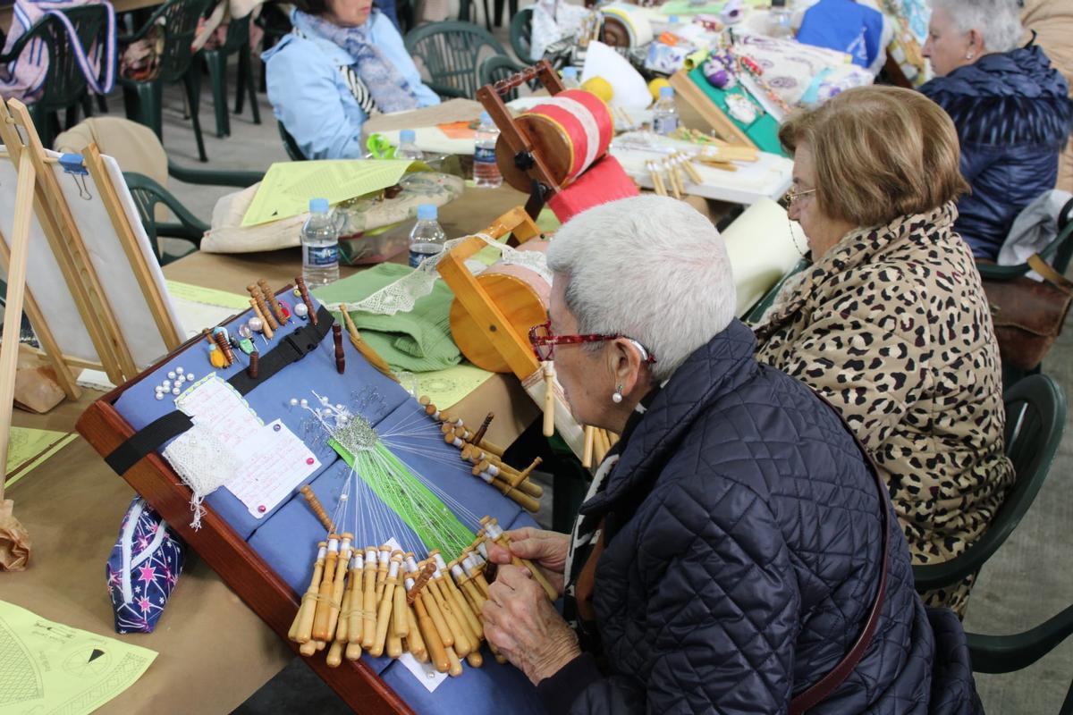 Así es el gran Encuentro de Encaje de Bolillos de Mieres