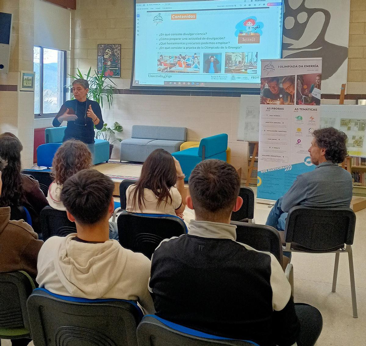 Elena Alonso realiza sesiones formativas en institutos y centros de FP para dar visibilidad a los estudios