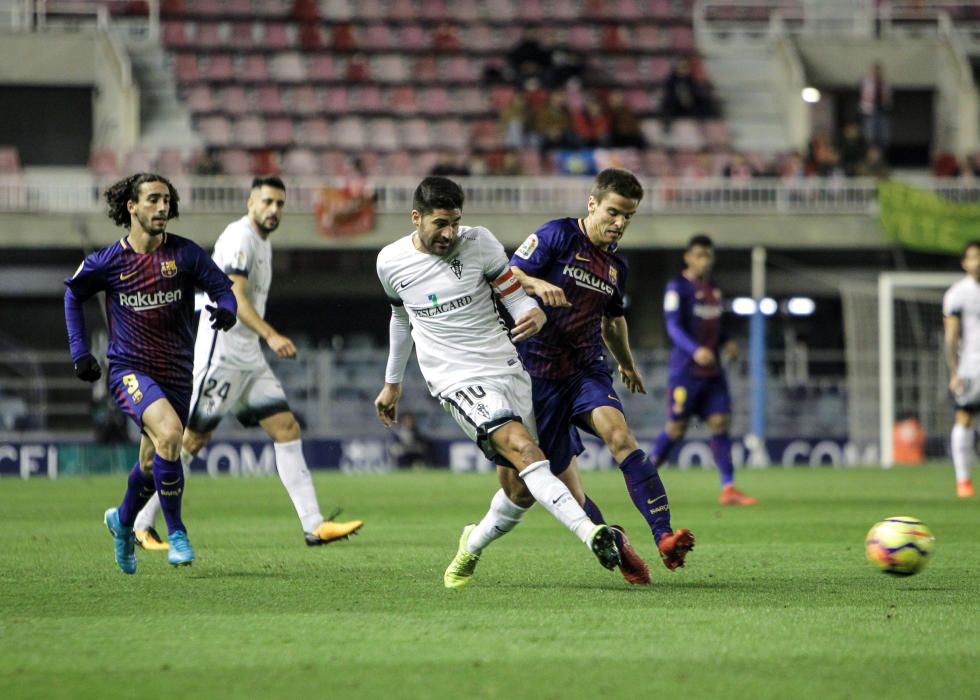 El partido entre el Barcelona B y el Sporting de Gijón, en imágenes