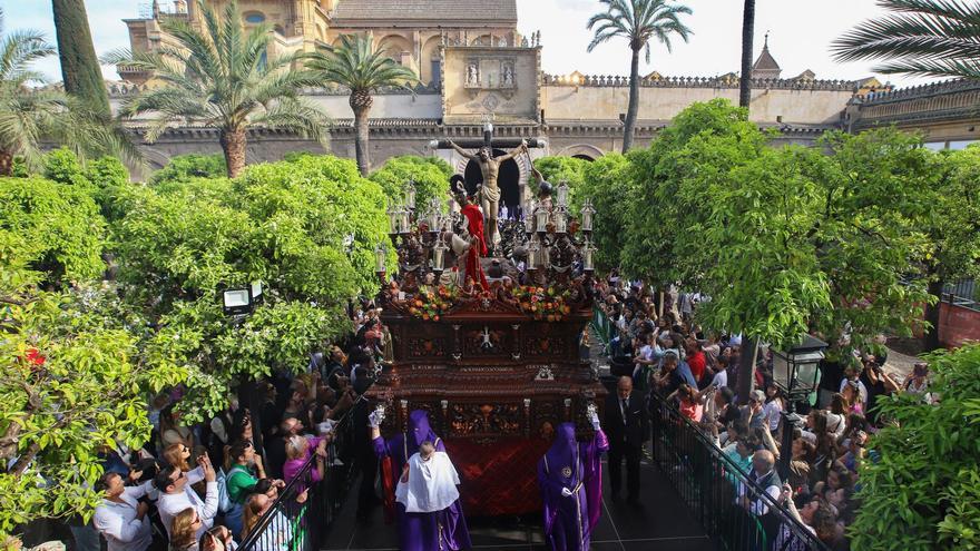 ¿Cómo ver la Semana Santa de Córdoba desde el Patio de los Naranjos?