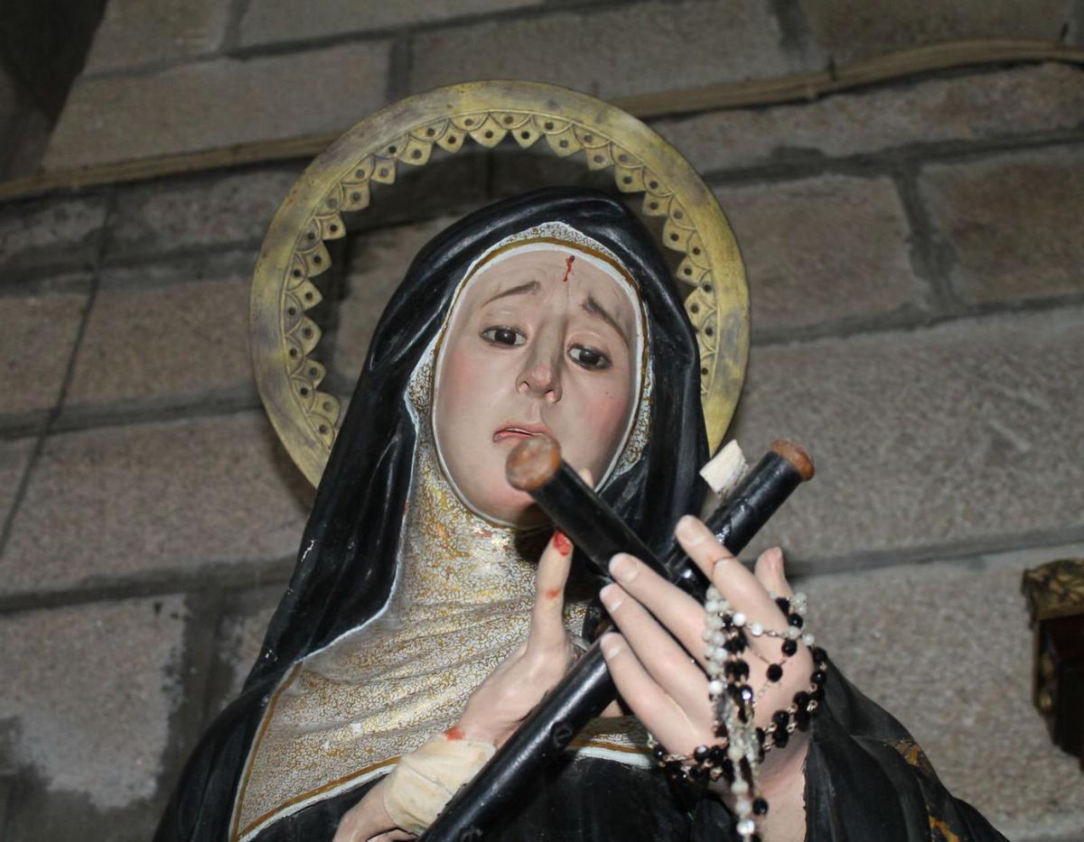 Los rasgos en la cara de la imagen de Santa Rita fueron claves.