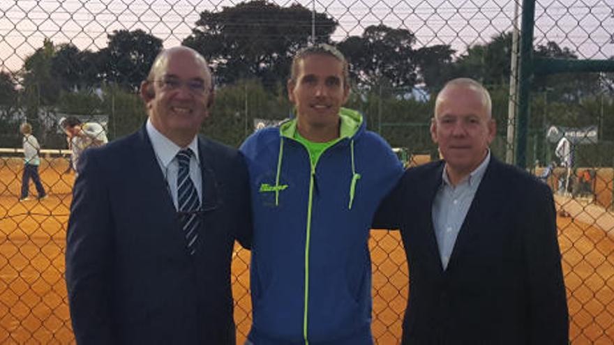 Miguel Díaz, Cascales y Ramírez Hidalgo en el Club Arena.