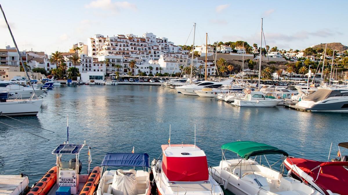 Imagen del puerto de Moraira