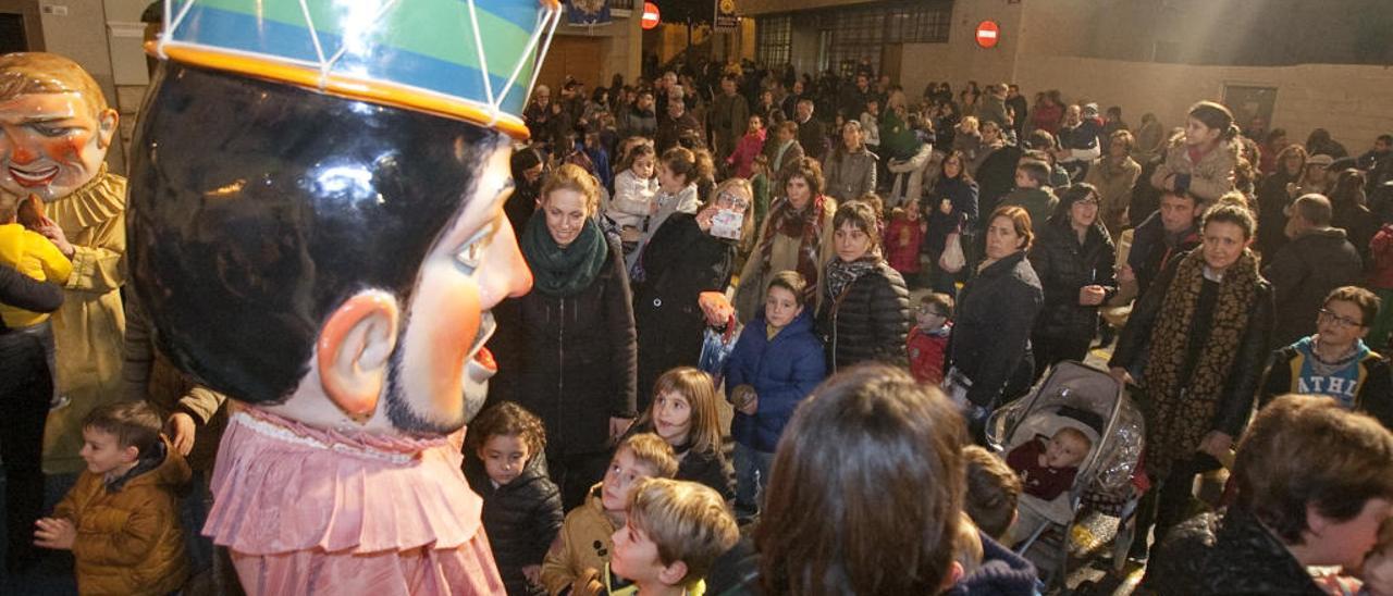 Gegants i Cabets preludian a la Puríssima