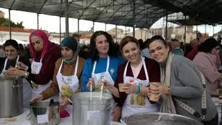 Las Pelotas Galileas de Pozo Estrecho baten su récord: más de 35.000 'bolas' que se acaban en apenas una hora