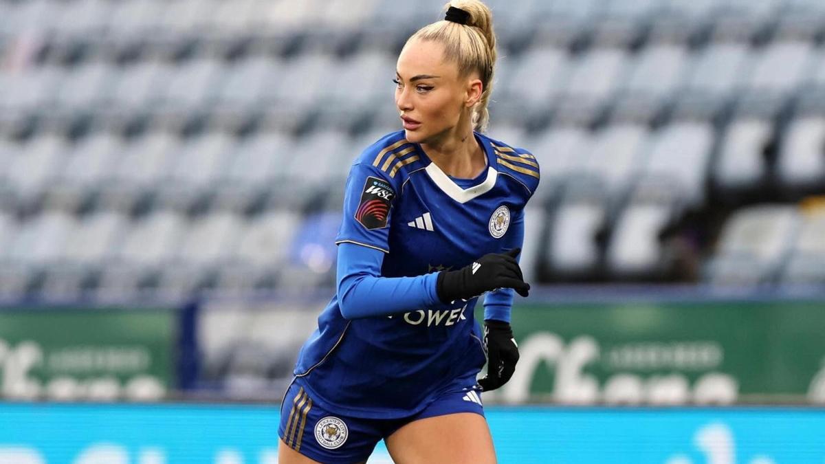 Alisha Lehmann, futbolista del Leicester City, ha debutado con su nuevo equipo
