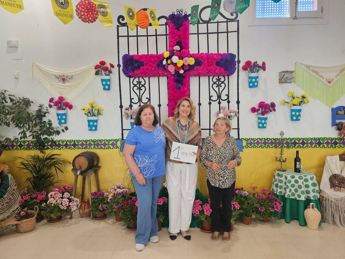 Cruz del centro de participación activa de personas mayores La Foggarilla, ganadora del concurso.