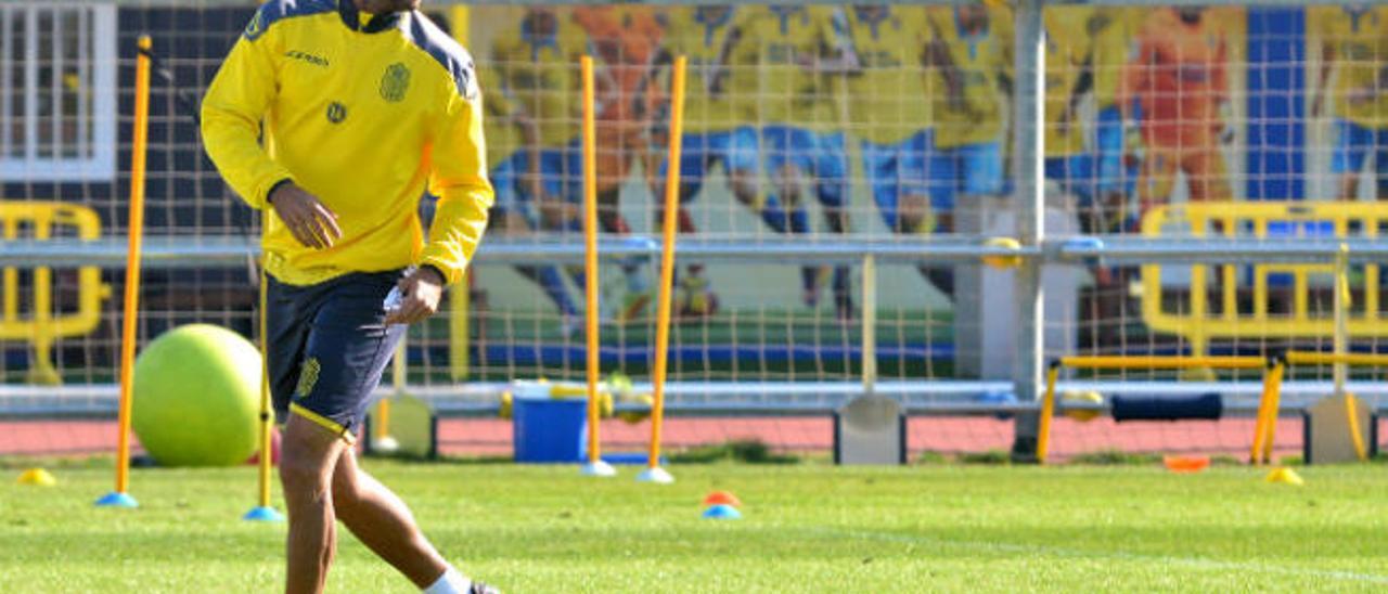 Aythami Artiles, central de la UD Las Palmas, en uno de sus últimos entrenamientos la temporada pasada con la UD Las Palmas.