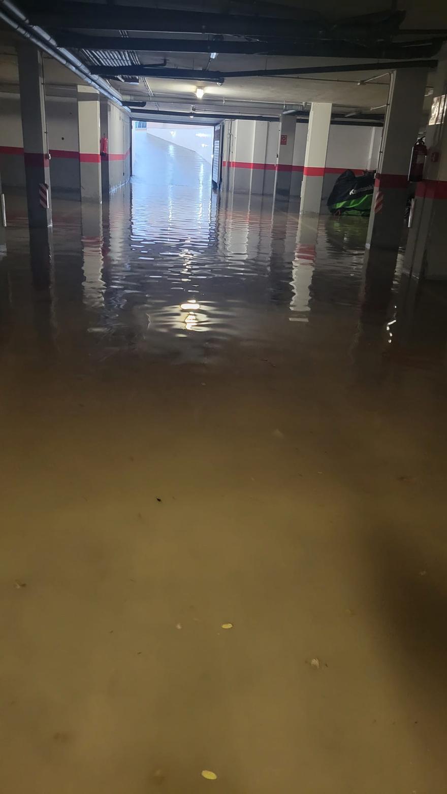 Garaje anegado en Cala de Bou.