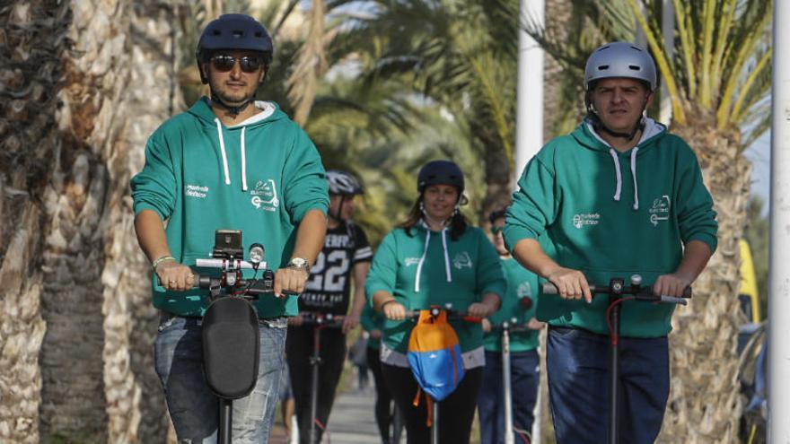 Elche redacta la ordenanza para dejar las aceras libres de patinetes