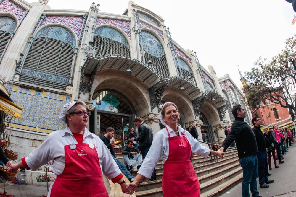 "Gran abrazo" en el Mercado Central