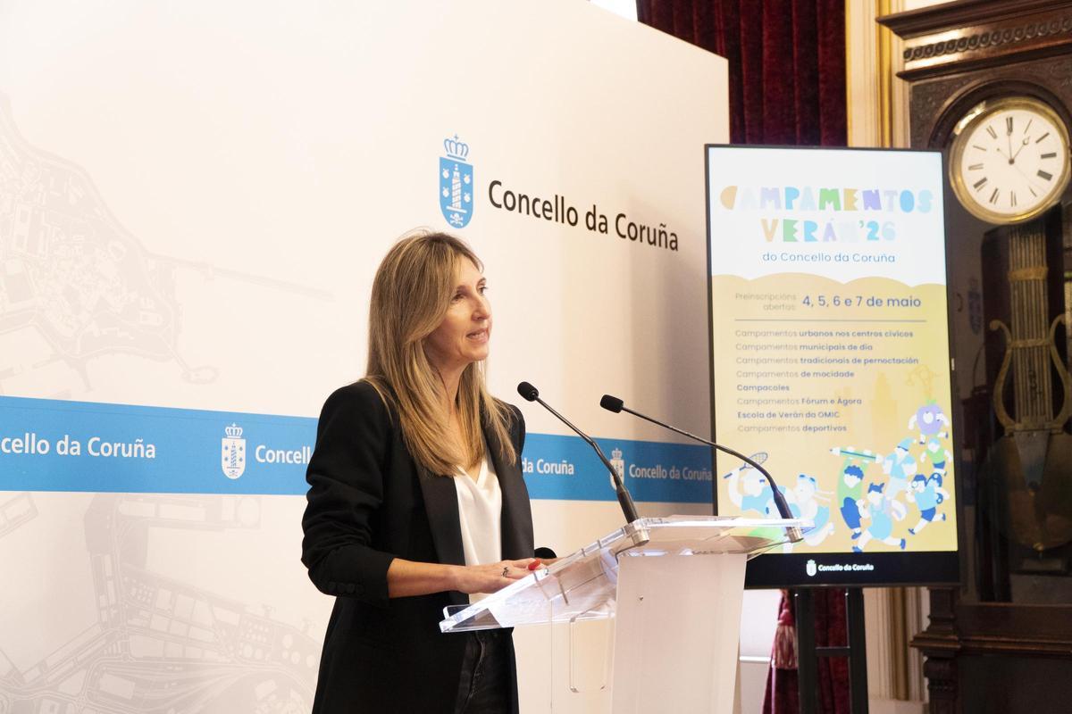 La concejala Nereida Canosa en la presentación de los Campamentos de Verano 2026