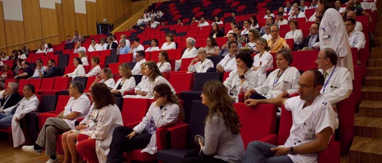 Asamblea de médicos en el HUCA.