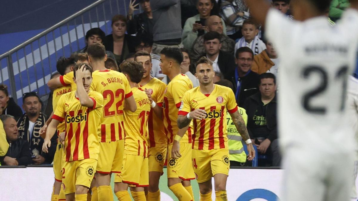 Els jugadors del Girona
celebren el gol de l’empat 
d’Stuani.  efe/juan carlos hidalgo