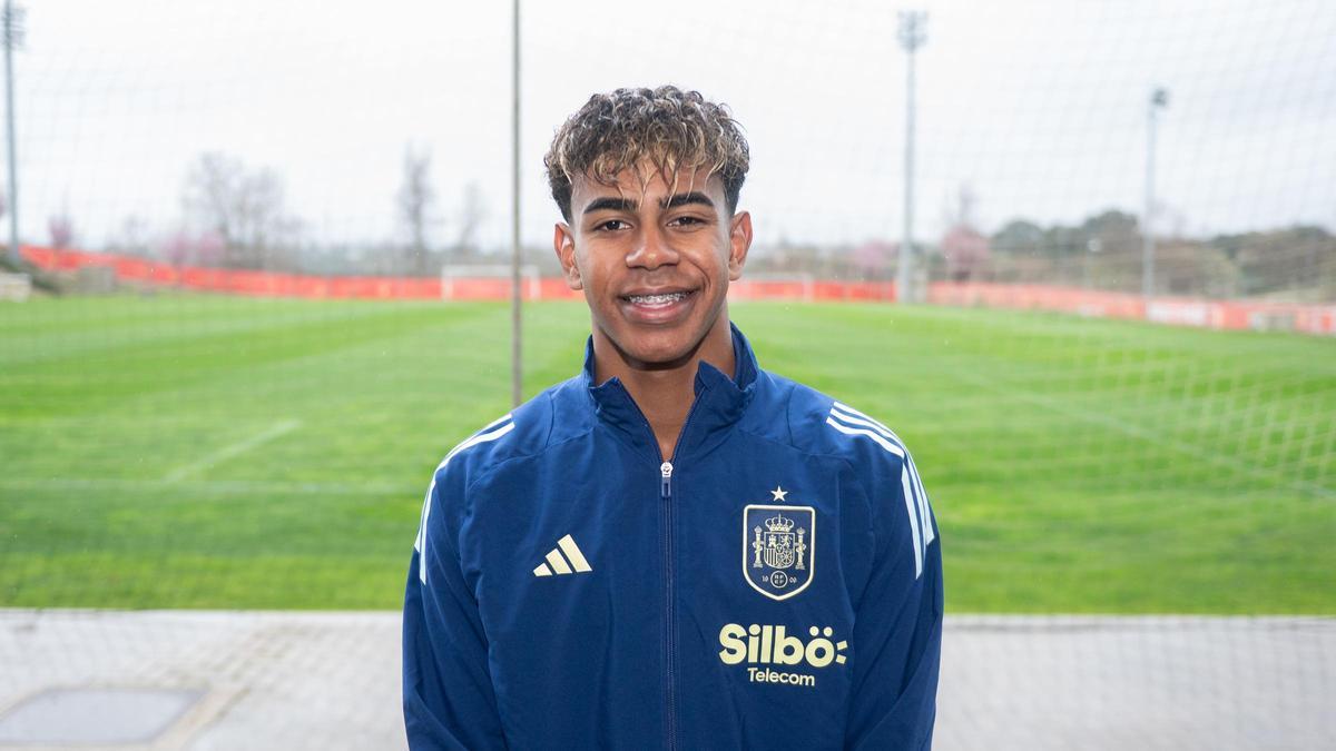 Lamine Yamal, en la Ciudad del Fútbol de Las Rozas