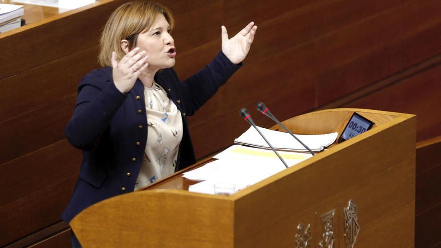 Isabel Bonig, durante su intervención de hoy en las Corts.