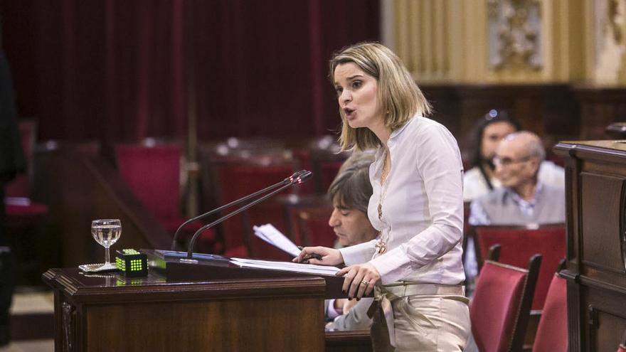 Marga Prohens en una intervención en el Parlament.