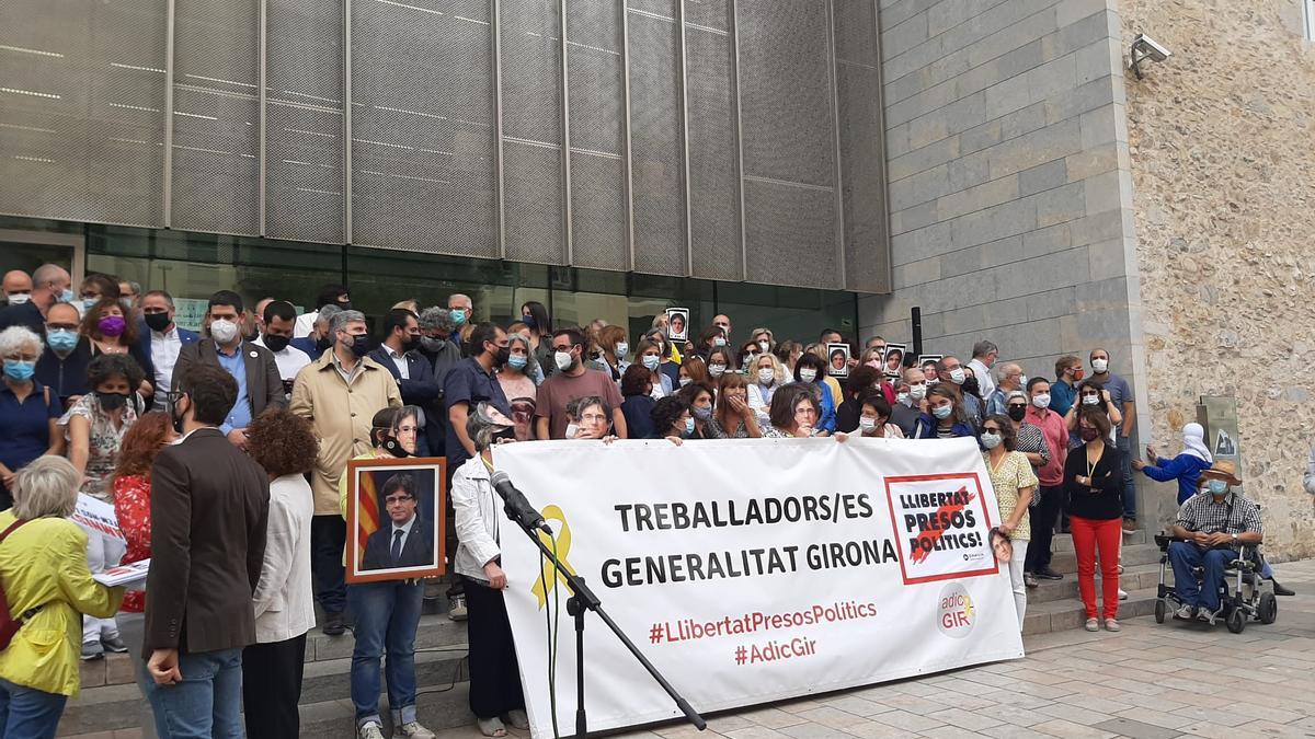 Protesta davant de l&#039;edifici de la Generalitat.