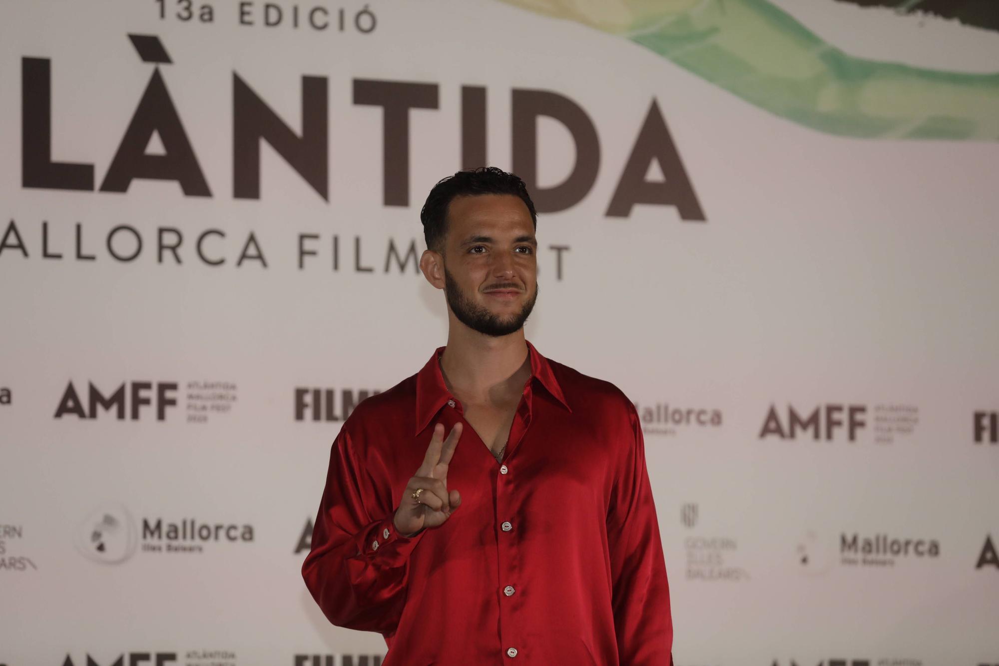 Gaspar Noé, director de 'Love', con C. Tangana en el Atlàntida Mallorca Film Fest