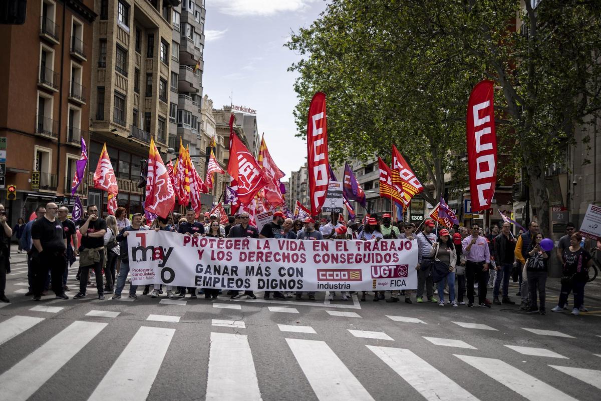 La cabecera de la última manifestación del Primero de Mayo, donde se reclamó proteger la vida de los trabajadores.