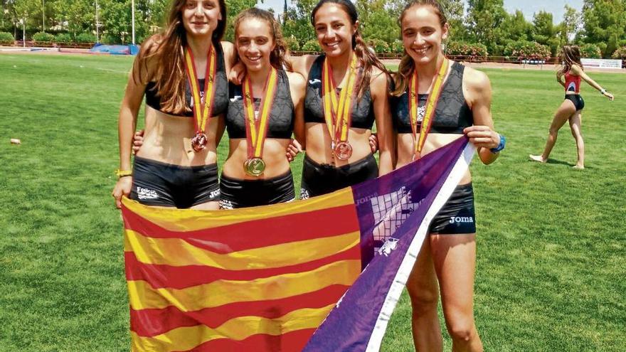 Llabrés, Pinachio, Radó y Cladera lograron el bronce en el relevo 4x300 metros.