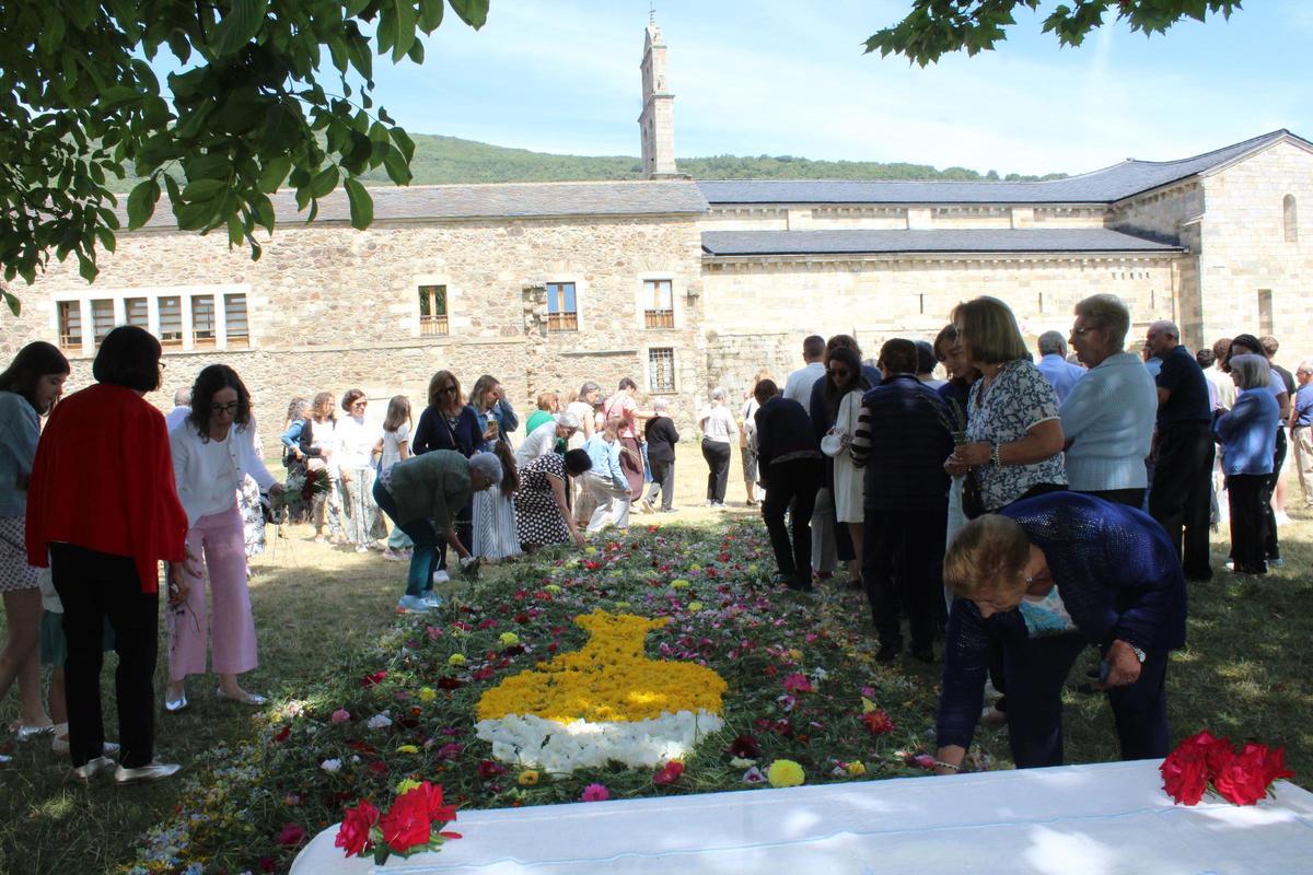 GALERÍA I Procesión del Sacramento en San Martín de Castañeda